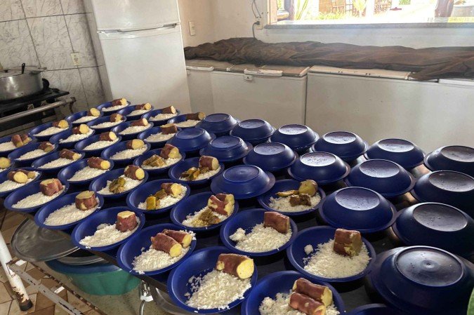 Os internos também relataram que a alimentação era precária