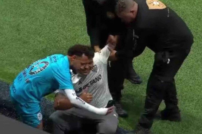 Atlético suspende da Arena MRV torcedor que invadiu gramado para selfie com Neymar -  (crédito: Reprodução / Tv Globo)