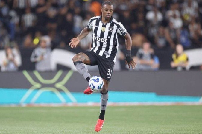 PANTALEÃO - Pecou em saídas da defesa e espanou algumas bolas que poderiam ser dominadas com facilidade. Parecia assustado, principalmente, no segundo tempo - NOTA: 2,0 - Foto: Vitor Silva/Botafogo 