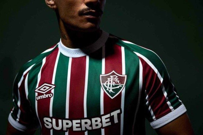 Uniforme 1 do Fluminense neste início de temporada - (crédito: Foto: Divulgação/Umbro) Uniforme 1 do Fluminense neste início de temporada - (crédito: Foto: Divulgação/Umbro)