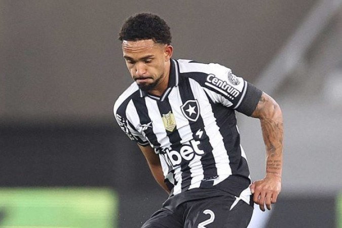 VITINHO - Boas ultrapassens durante a primeira etapa. Em uma delas, rolou certinho para Chris finalizar. Na defesa, mais uma vez concede liberdade para o lateral-esquerdo centrar - NOTA: 5,5 - Foto: Vitor Silva/Botafogo 