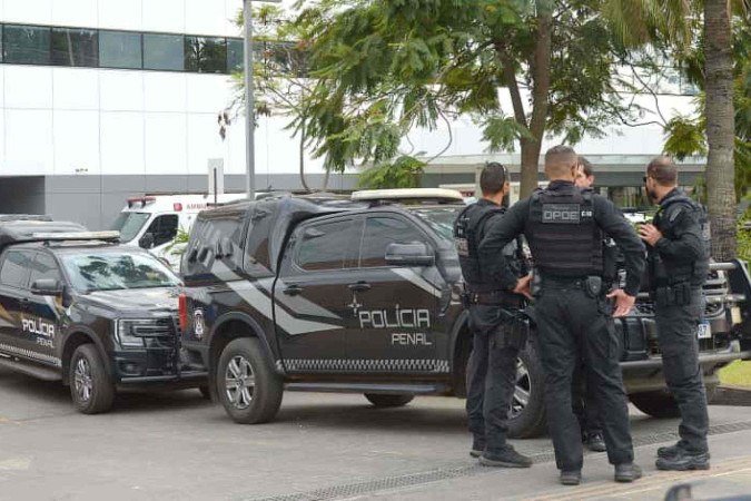 Ex-presidente Jair Bolsonaro (PL) internado no Hospital DF Star, em Brasília
