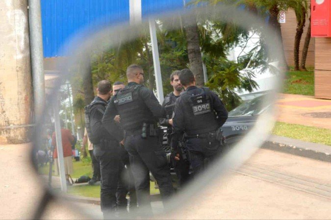 Ex-presidente Jair Bolsonaro (PL) internado no Hospital DF Star, em Brasília -  (crédito: Ed Alves / CB/DAPress)