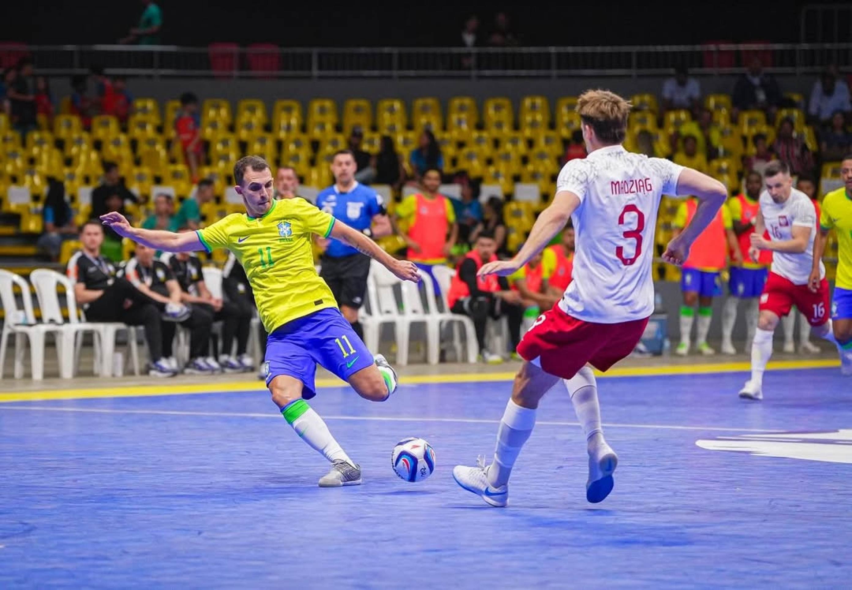 No DF, Brasil bate a Polônia na estreia pela Copa das Nações