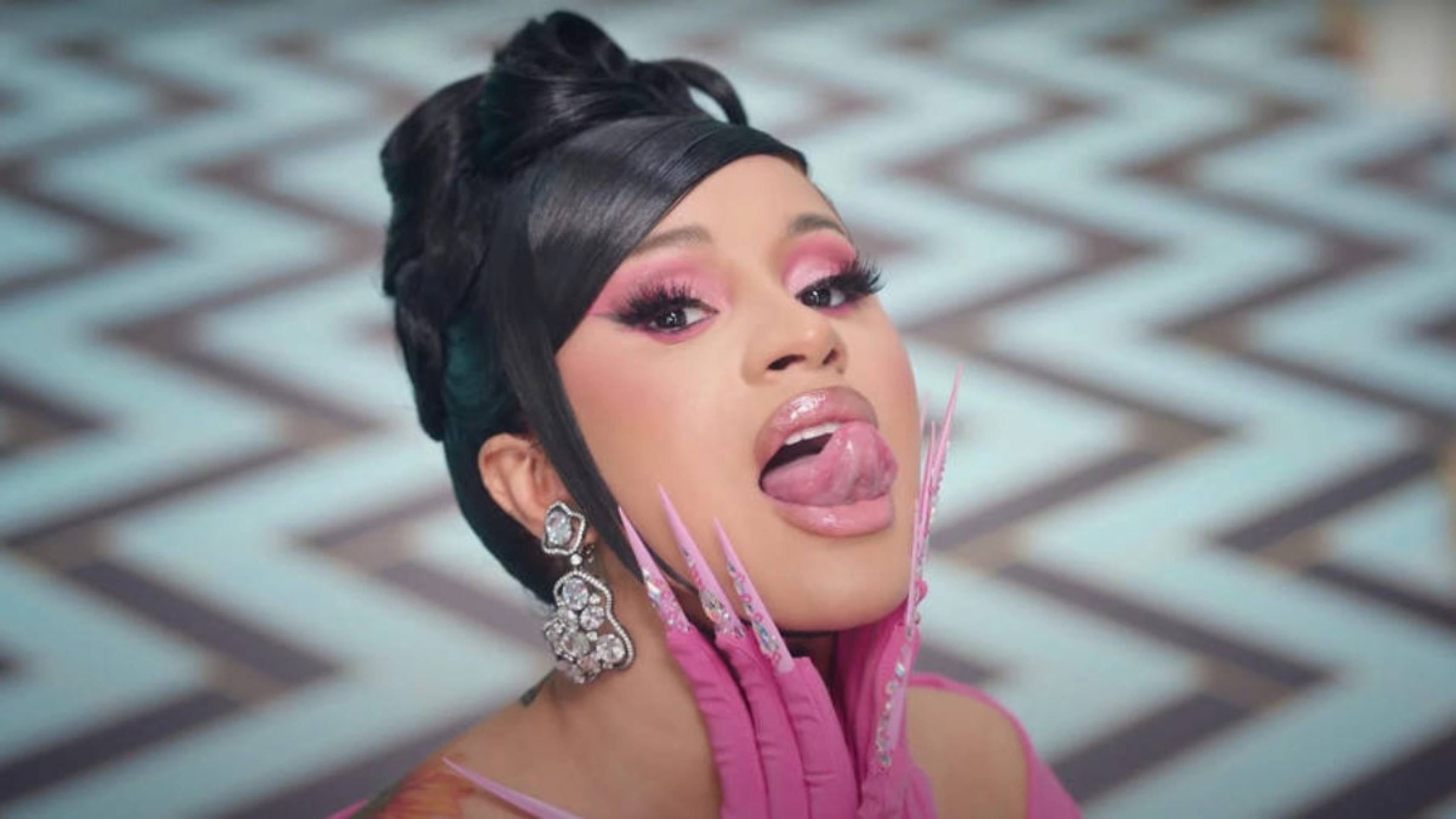 Cardi B anuncia gravidez do 4º filho e fala sobre fase poderosa