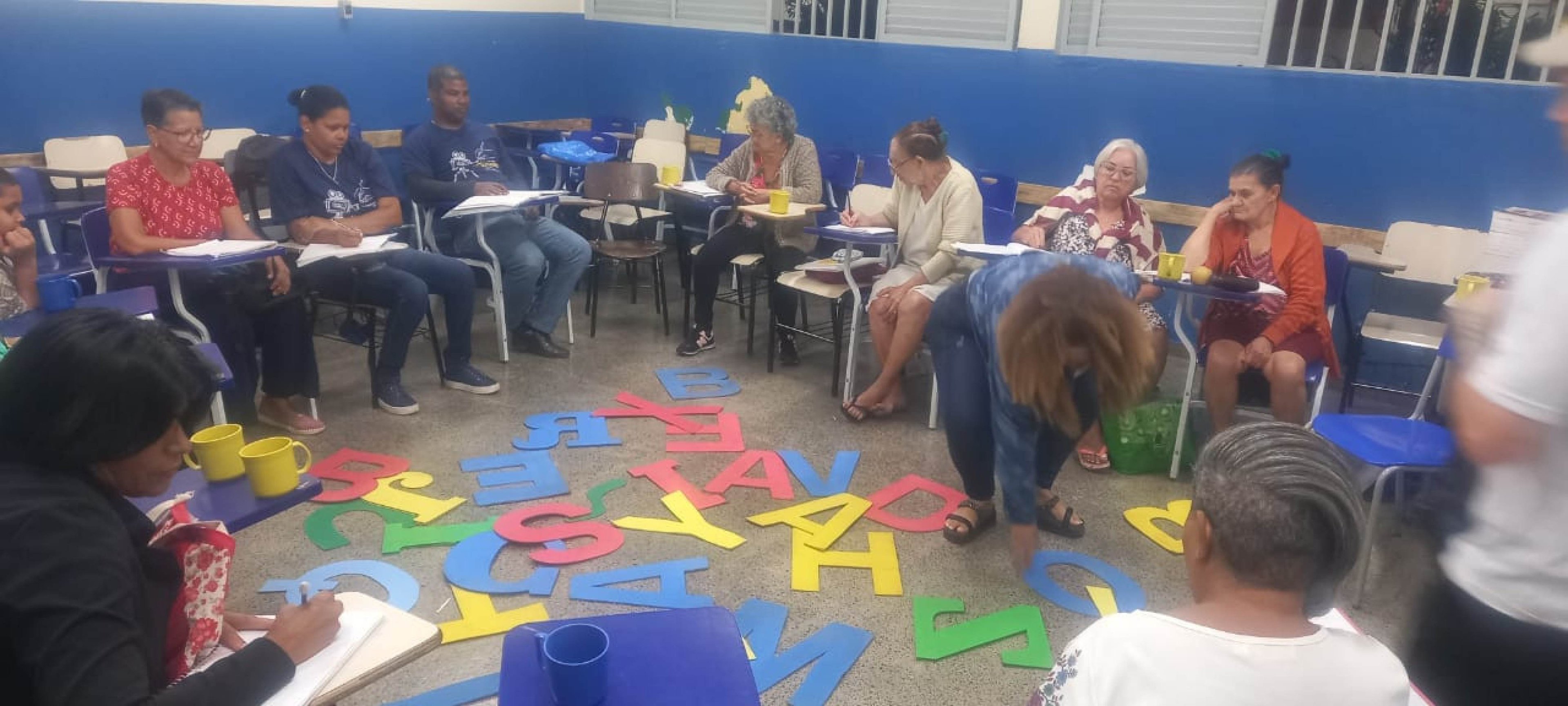 Turma de alfabetização em atividade no Cepafre, em Ceilândia. O centro já formou mais de 16 mil pessoas.