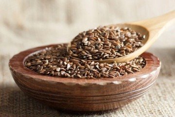 A linhaça é um alimento rico em nutrientes benéficos para a saúde (Imagem: Halil ibrahim mescioglu | Shutterstock) -  (crédito: EdiCase)
