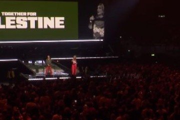 Artistas subiram ao palco para pedir pelo fim da fome em Gaza e o cessar-fogo no conflito que já matou mais de 60 mil pessoas - (crédito: Reprodução Instagram) Artistas subiram ao palco para pedir pelo fim da fome em Gaza e o cessar-fogo no conflito que já matou mais de 60 mil pessoas - (crédito: Reprodução Instagram)