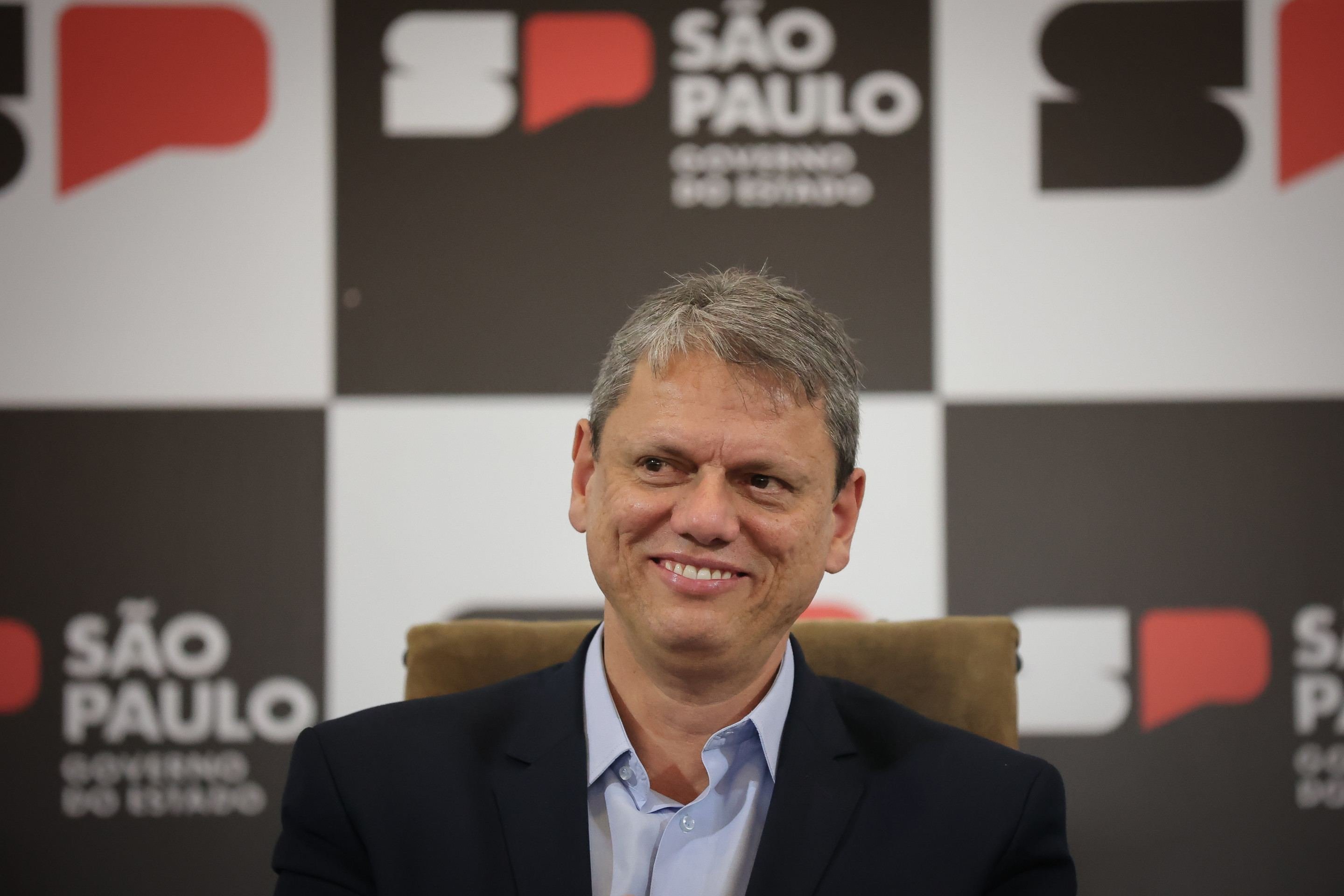 Tarcísio lidera cenários para reeleição em SP, aponta Real Time Big Data