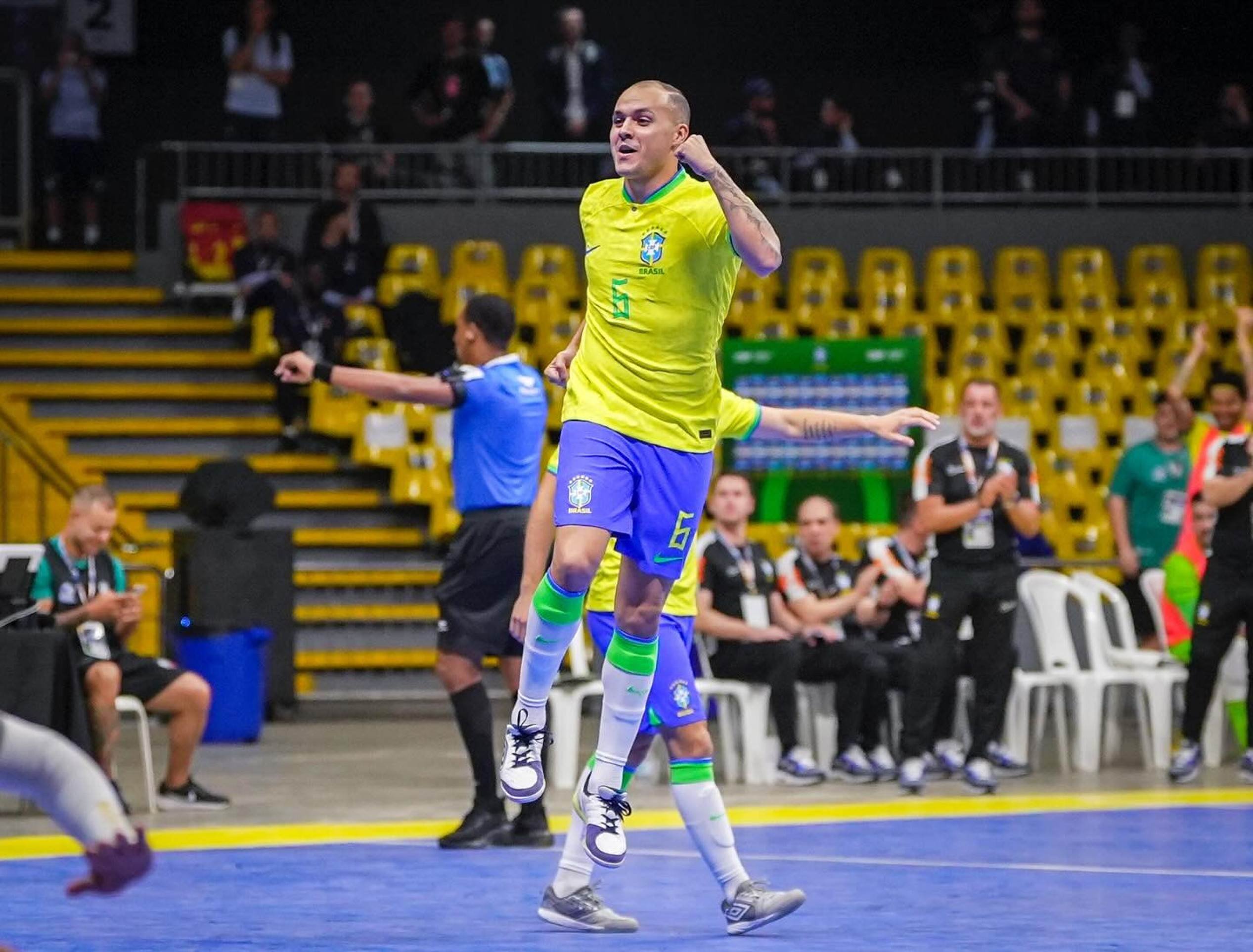Brasil vence Guatemala em Brasília e vai à semifinal da Copa das Nações