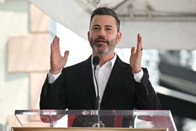 Palestinos se movem do campo de refugiados de Nuseirat para o sul -  (crédito: Eyad Baba/AFP)