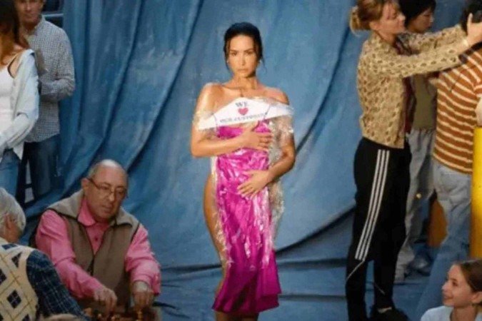 Demi Lovato revela capa provocativa e significado por trás do novo álbum - (crédito: TMJBrazil) Demi Lovato revela capa provocativa e significado por trás do novo álbum - (crédito: TMJBrazil)