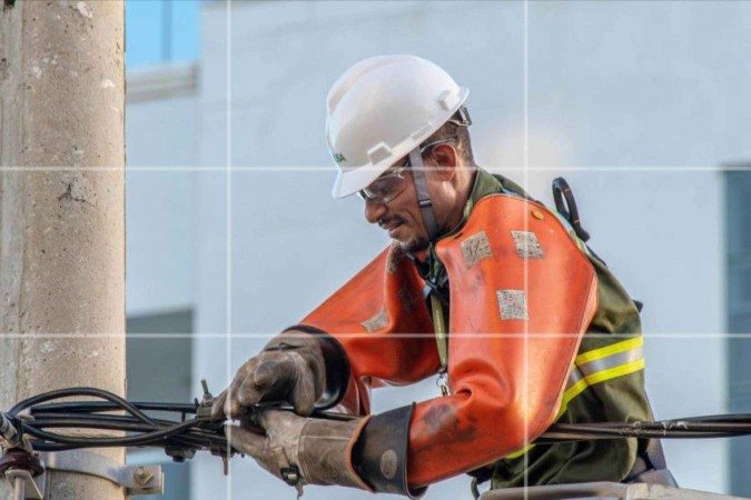 A distribuidora alertou ainda que podem ocorrer interrupções não programadas em outras áreas -  (crédito: Divulgação/Neoenergia)