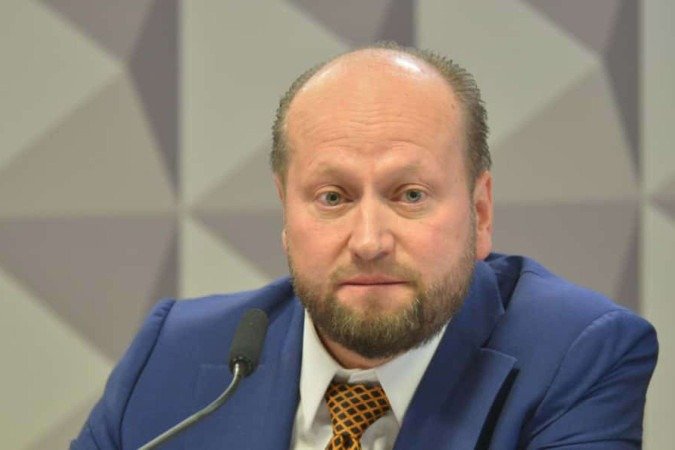 Advogado Nelson Wilians optou por permanecer em silêncio durante seu depoimento à CPMI que apura desvios no INSS - (crédito: Ed Alves/ CB) Advogado Nelson Wilians optou por permanecer em silêncio durante seu depoimento à CPMI que apura desvios no INSS - (crédito: Ed Alves/ CB)