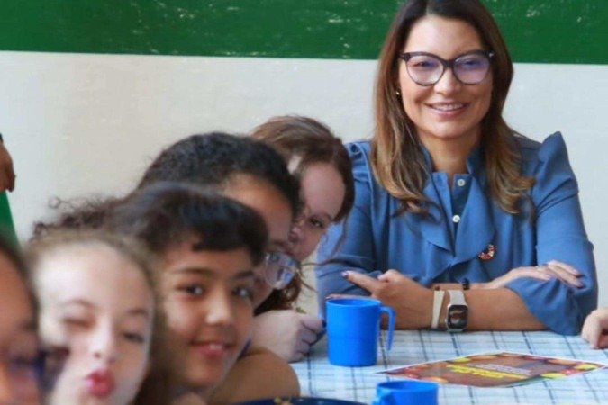 A primeira-dama também pontuou que a alimentação escolar ajuda a combater a evasão e cria condições para o desenvolvimento pleno de crianças e adolescentes - (crédito: Reprodução/Instagram/@janjalula) A primeira-dama também pontuou que a alimentação escolar ajuda a combater a evasão e cria condições para o desenvolvimento pleno de crianças e adolescentes - (crédito: Reprodução/Instagram/@janjalula)