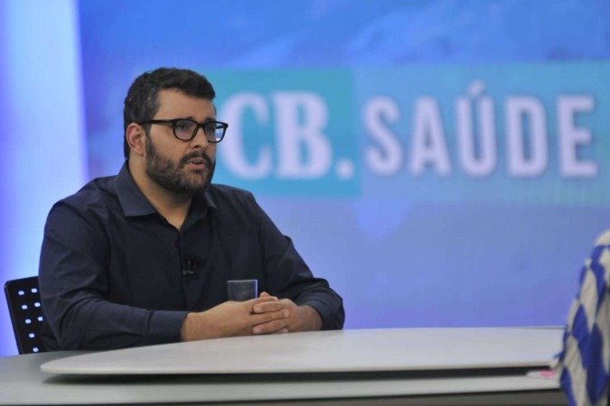 18.09.2025. Minervino Junior CB/DA Press. André Botelho, coordenador da psiquiatria do Sírio-Libanês, é o entrevistado do CB.Saúde de hoje. 
Programa AO VIVO na TV Brasília e redes sociais do Correio. 
Na bancada: Carmen Souza e Sibele Negromonte.
Tema: setembro amarelo  -  (crédito:   Minervino Junior CB/DA Press)