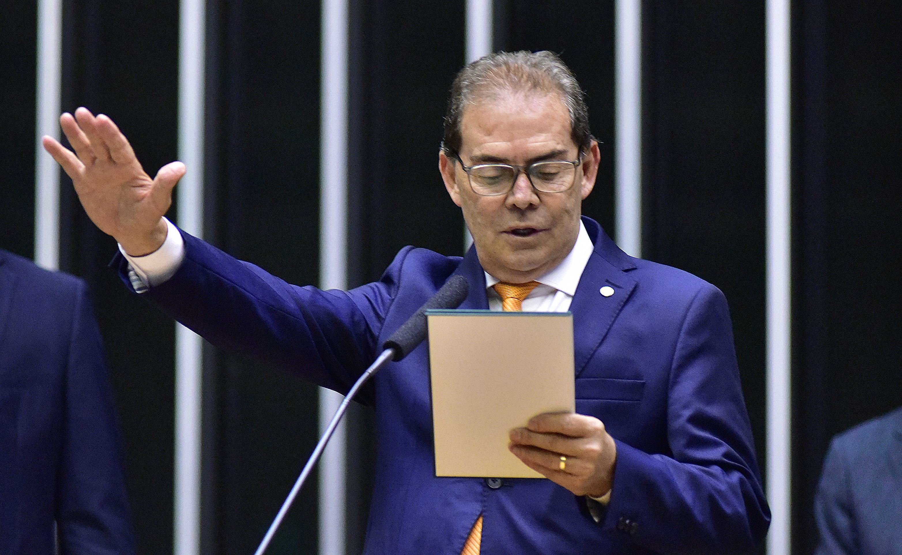 Centrão atrela aumento da isenção do IR à PEC da dosimetria