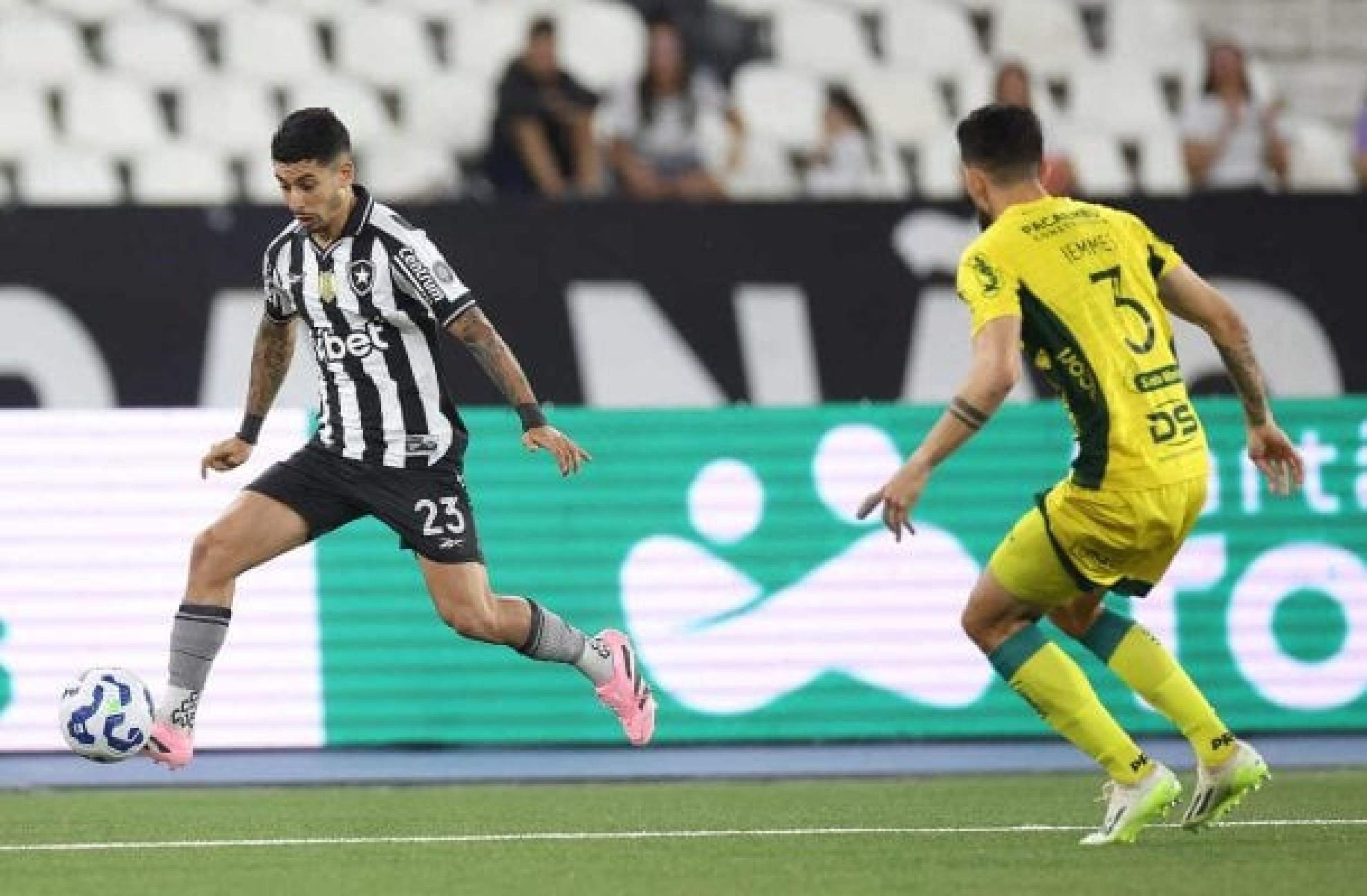 Botafogo registra pior público no Brasileirão em 2025 contra o Mirassol, no Nilton Santos