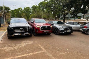 Veículos apreendidos durante operação policial nesta sexta-feira (19/9) - (crédito: Divulgação PCDF) Veículos apreendidos durante operação policial nesta sexta-feira (19/9) - (crédito: Divulgação PCDF)