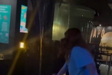 Após o vazamento o AquaRio declarou que o espaço já está funcionando normalmente e o recinto do acidente já está aberto para visitação -  (crédito: Reprodução/instagram/@liviacastrioto)