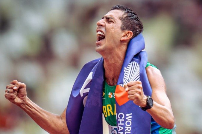 Caio Bonfim em êxtase: brasiliense é o recordista do Brasil em medalhas no Mundial de Atletismo - (crédito: Kirill Kudryavtsev/AFP) Caio Bonfim em êxtase: brasiliense é o recordista do Brasil em medalhas no Mundial de Atletismo - (crédito: Kirill Kudryavtsev/AFP)