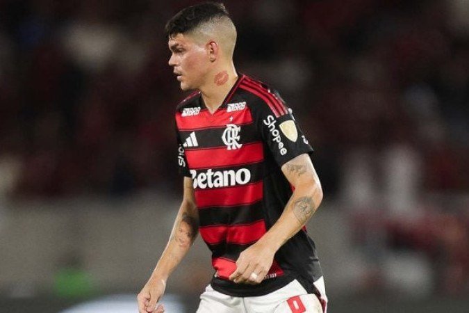 AYRTON LUCAS – Seu melhor momento foi o cruzamento para o gol de Varela. No primeiro tempo, muito intenso no apoio. Na etapa final, foi menos efetivo, caindo como todo o time. NOTA 6,0. Foto: Gilvan de Souza / Flamengo