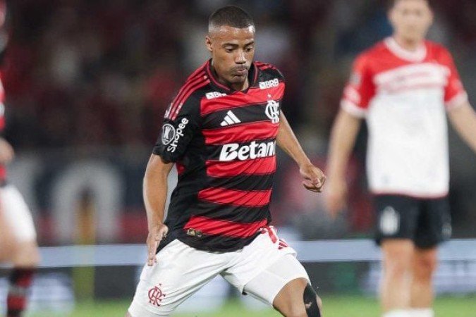 DE LA CRUZ â?? Entrou como titular, jÃ¡ que Jorginho estava vetado. Bom primeiro tempo, distribuindo o jogo e se entendendo com Saul. No segundo tempo, ficou bem mais resguardado, buscando fechar os espaÃ§os. Jogo correto. NOTA 6,5.  Foto: Gilvan de Souza / Flamengo
