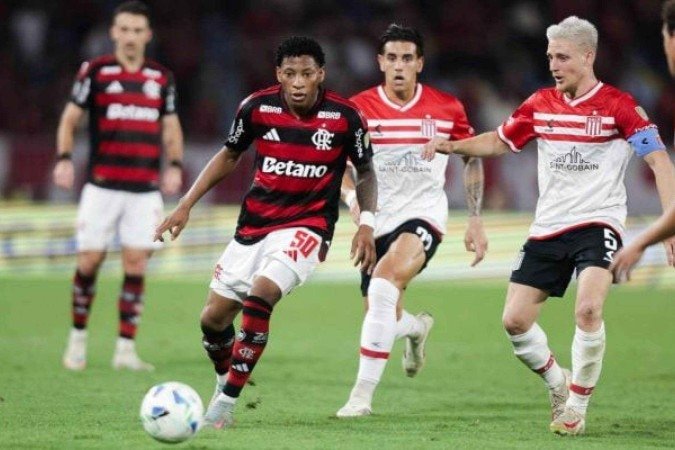 Plata em ação pelo Flamengo no triunfo sobre o Estudiantes, da Argentina - (crédito: Foto: Gilvan de Souza/Flamengo) Plata em ação pelo Flamengo no triunfo sobre o Estudiantes, da Argentina - (crédito: Foto: Gilvan de Souza/Flamengo)