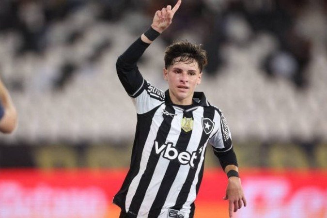 Montoro em ação com a camisa do Botafogo no empate por 3 a 3 com o Mirassol -  (crédito: Foto: Vitor Silva / Botafogo)