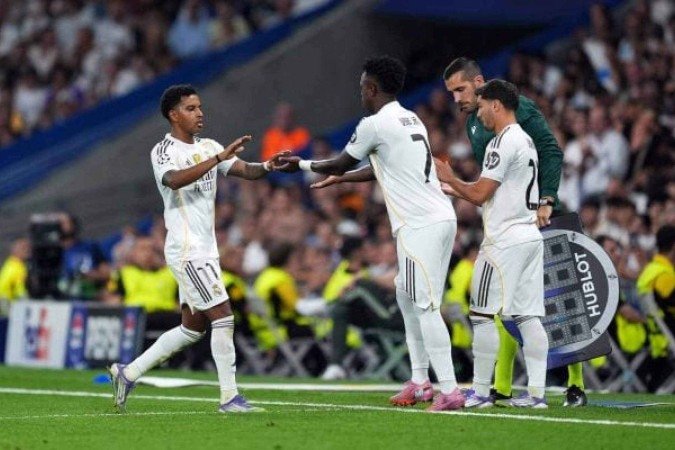 Rodrygo e Vini Jr disputam posição no Real Madrid neste início de temporada - (crédito: Foto: Mateo Villalba Sanchez/Getty Images) Rodrygo e Vini Jr disputam posição no Real Madrid neste início de temporada - (crédito: Foto: Mateo Villalba Sanchez/Getty Images)