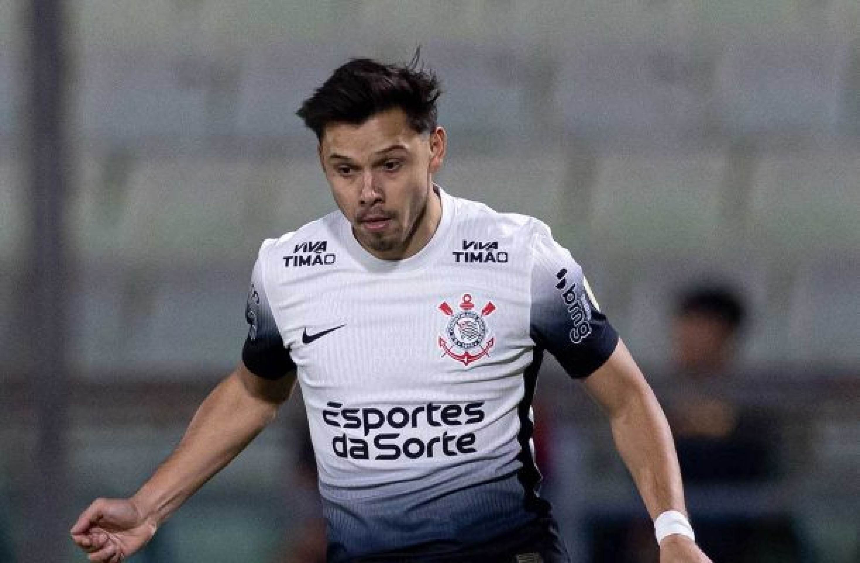 ??ngel Romero, do Corinthians, afirma que o Brasil “precisa se preocupar mais” com o racismo no país