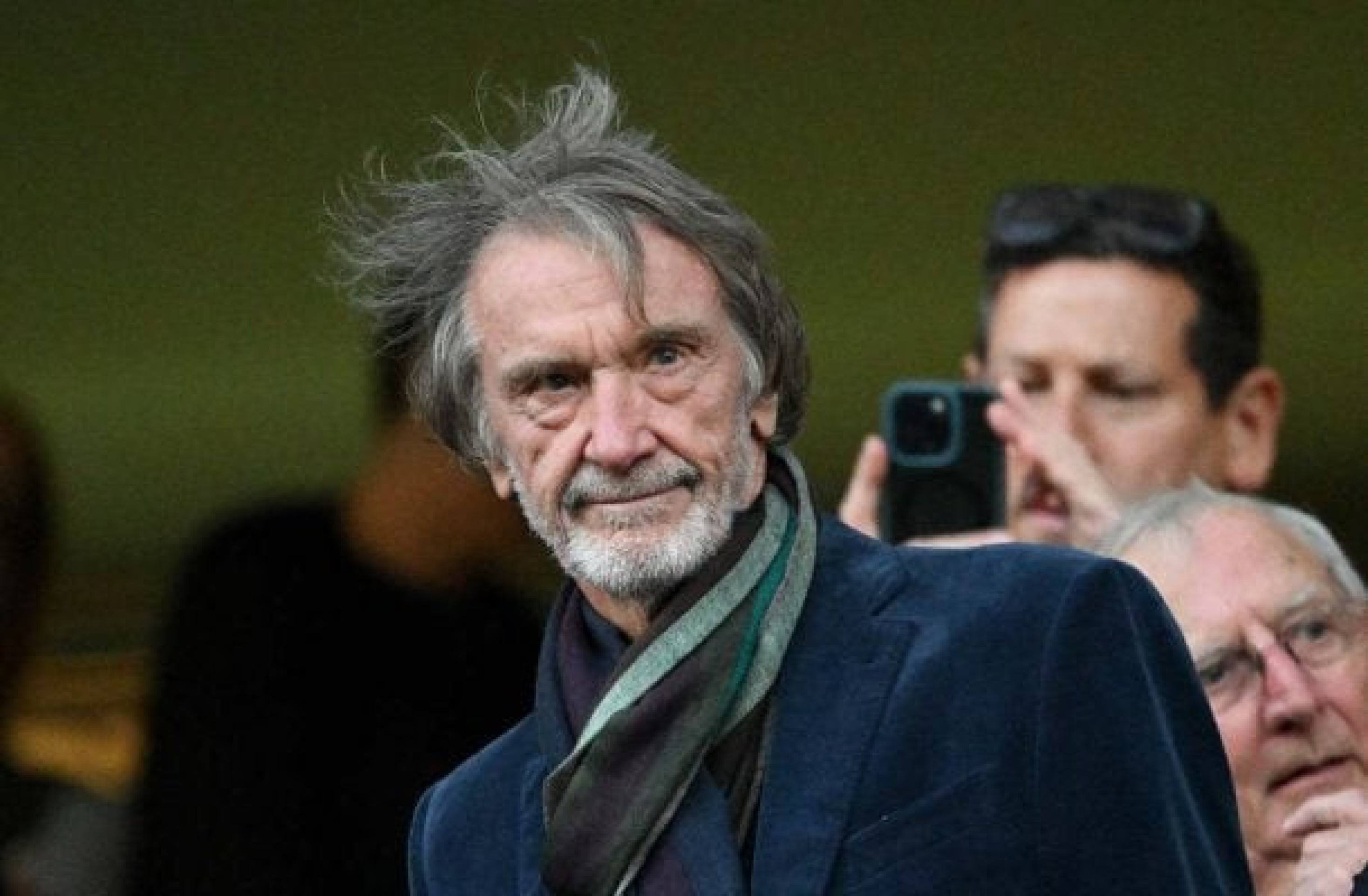 Dono do Manchester United vai de helicóptero a CT para conversar com Ruben Amorim