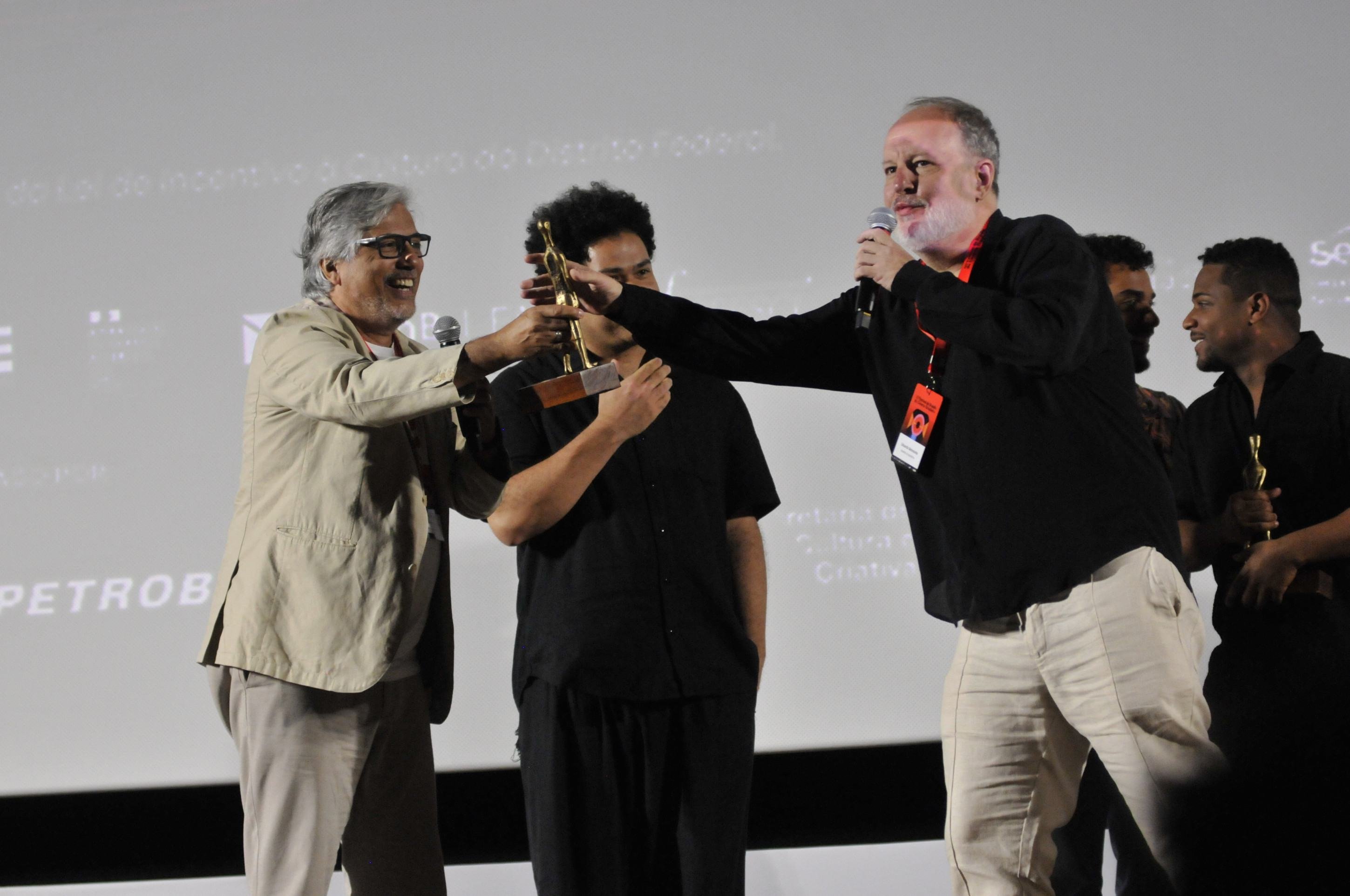   20.09.2025. Minervino Junior CB/DA Press. Festival de Brasília do Cinema Brasileiro-  José Eduardo Belmonte do filme assalto a brasileira, melhor longa metragem do juri popular