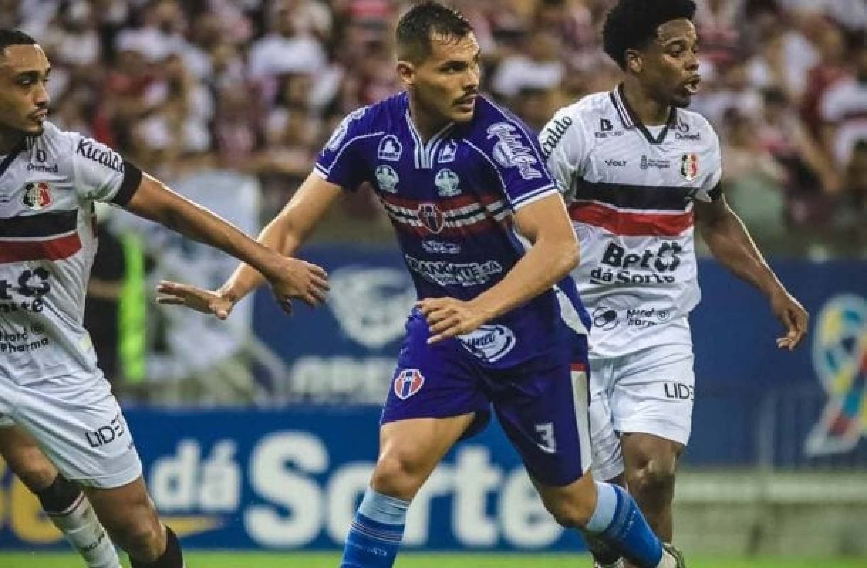 Santa Cruz empata com Maranhão e se classifica para a final  -  (crédito: oto: Iury Oliveira / Maranhão AC)