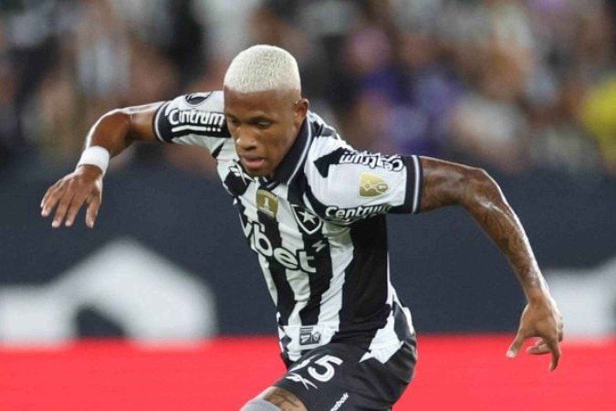 Danilo terá que fazer tratamento longo da coxa - (crédito: Foto: Vitor Silva/Botafogo) Danilo terá que fazer tratamento longo da coxa - (crédito: Foto: Vitor Silva/Botafogo)