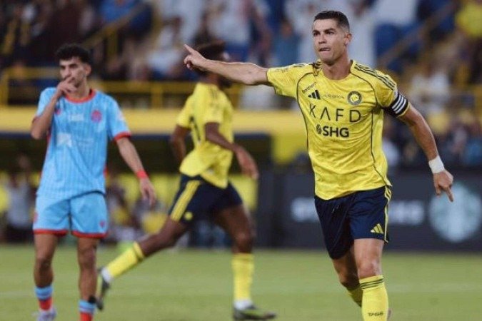 Cristiano Ronaldo comemora o gol marcado na vitória sobre o Al-Riyadh -  (crédito: Foto: Divulgação)