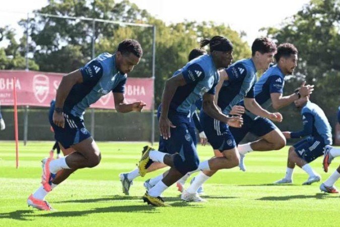 Jogadores do Arsenal durante treinamento da equipe - (crédito: Foto: Divulgação) Jogadores do Arsenal durante treinamento da equipe - (crédito: Foto: Divulgação)