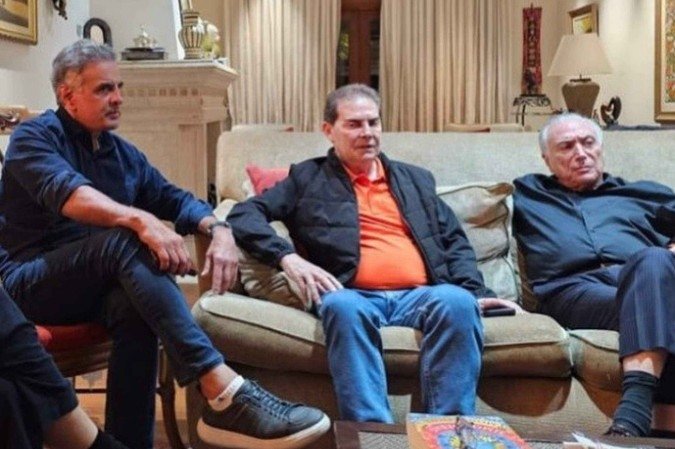 Aécio, Paulinho e Temer debateram a dosimetria das penas dos golpistas e irritaram filhos de Bolsonaro -  (crédito: Reprodução/Instagram de Aécio Neves)