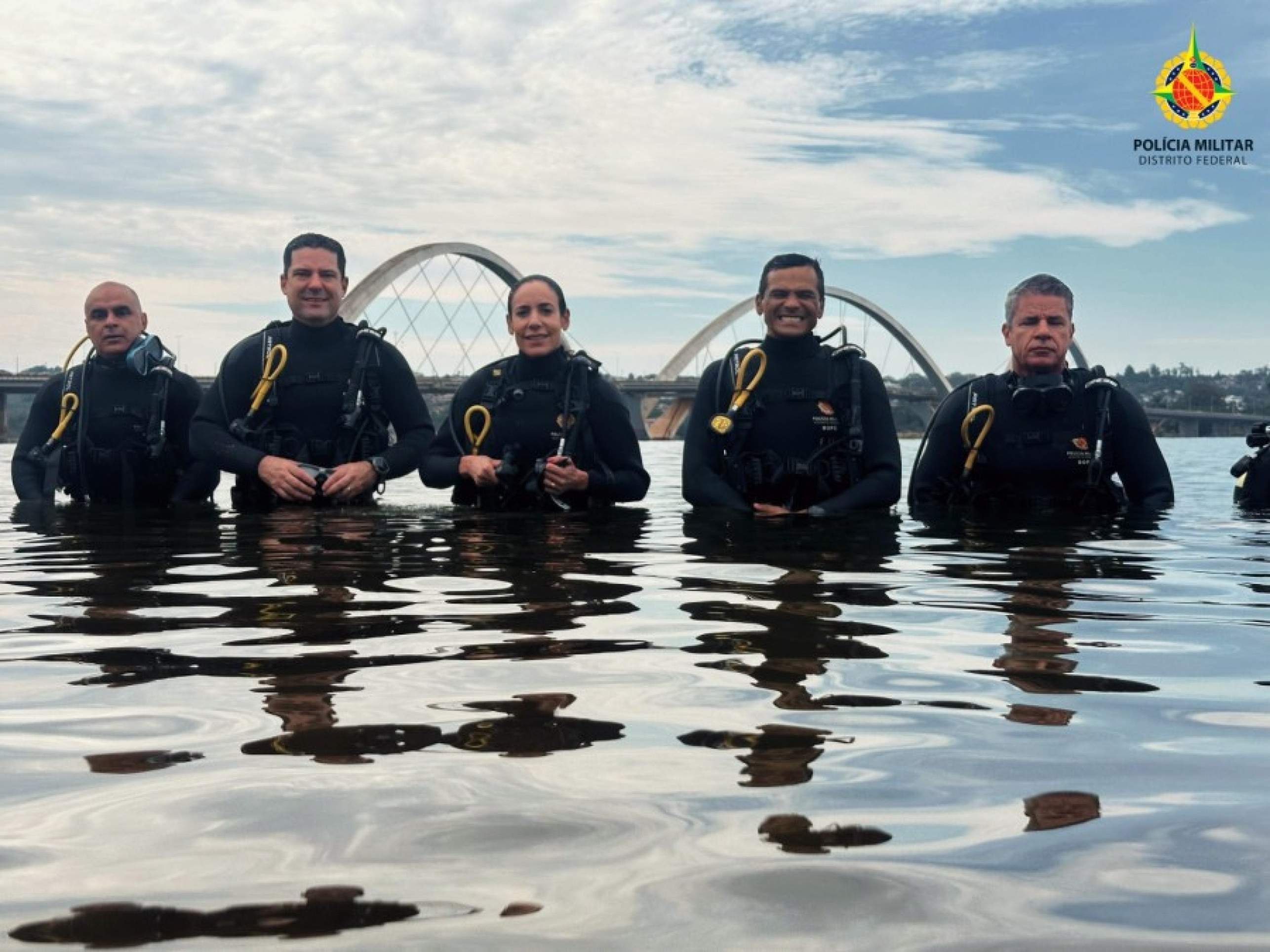 PMDF retira 250kg de resíduos do Lago Paranoá no Dia Mundial da Limpeza