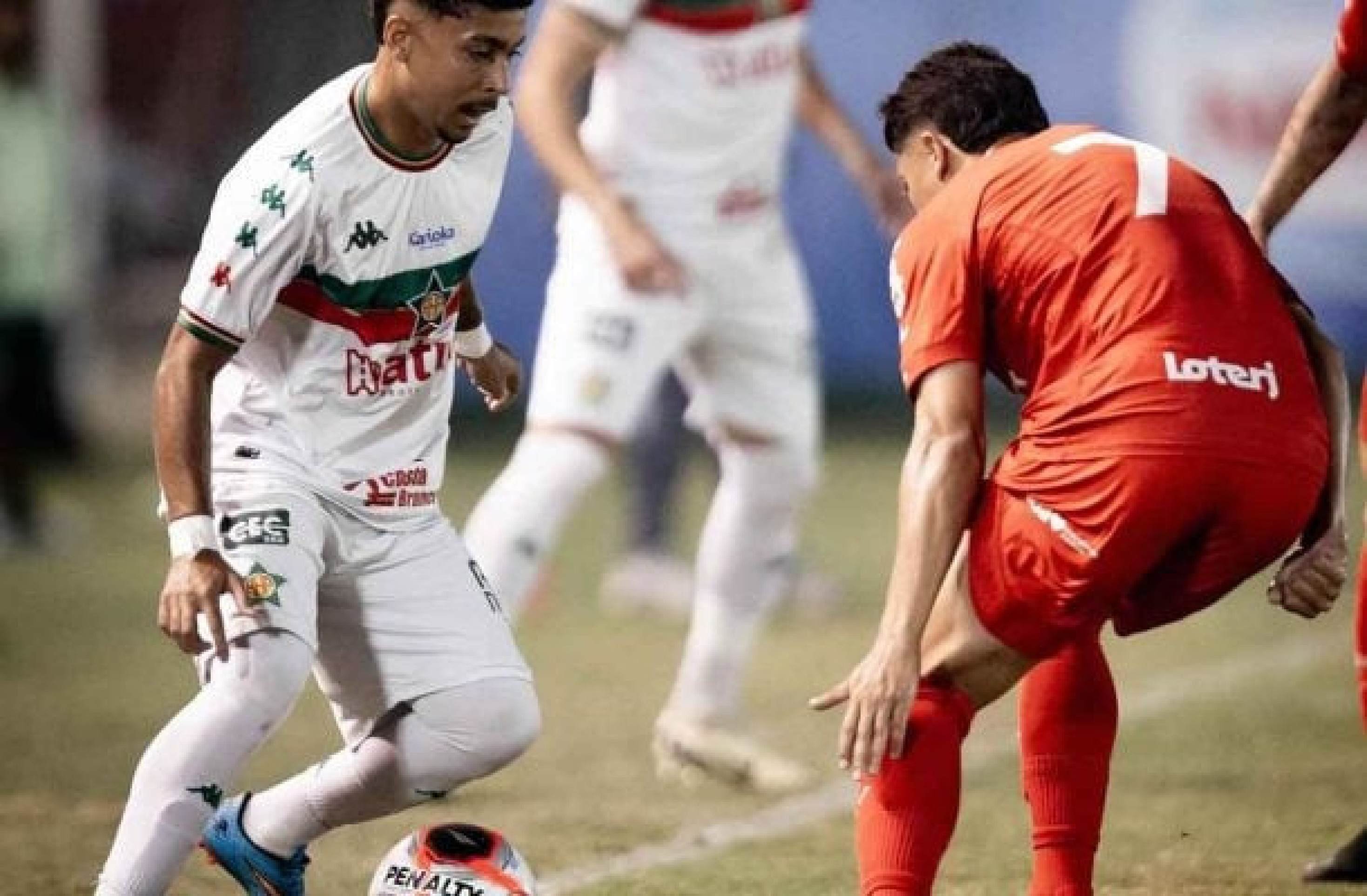 Portuguesa vence o America com gol no fim e é tetra da Copa Rio