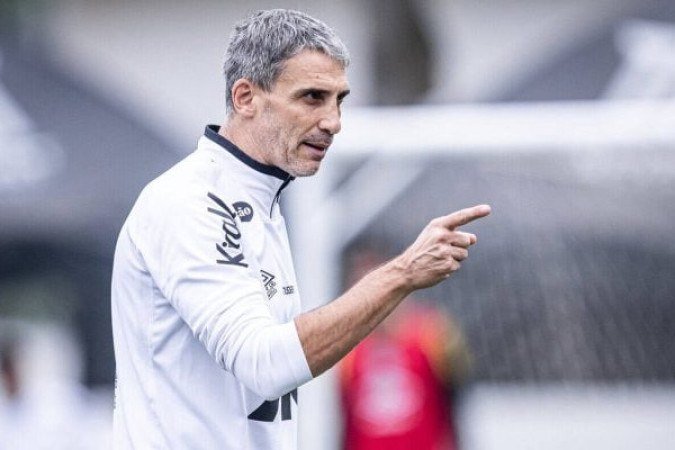 TÉCNICO: JUAN PABLO VOJVODA  - O Santos apresentou mais volume de jogo durante a primeira etapa e criou condições de ficar em superioridade numérica no ataque. Apesar de uma queda no início do segundo tempo, o Peixe tramou bem o ataque para chegar ao gol. Soube explorar as deficiências do time reserva do São Paulo - NOTA: 6,5 -  Foto: Raul Baretta/Santos  