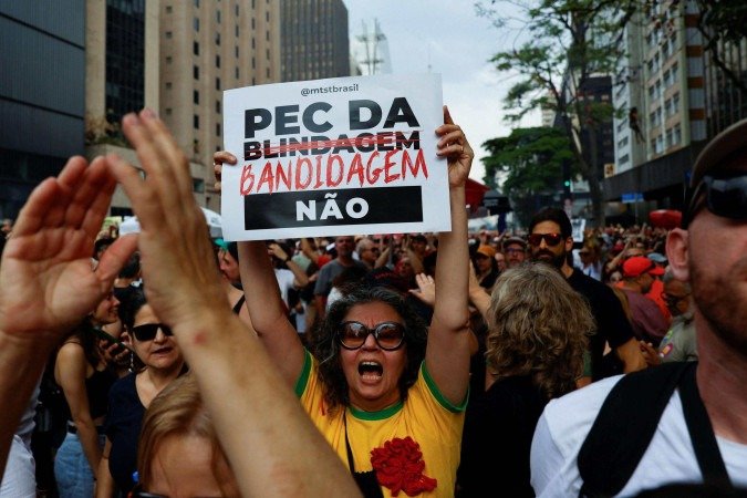 'PEC da Blindagem' e anistia são propostas em reação ao STF, após condenação de Bolsonaro -  (crédito: Vinicius Loures/Câmara dos Deputados)