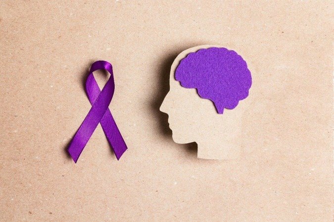 A conscientização sobre o Alzheimer é fundamental para estimular o diagnóstico precoce, fortalecer o apoio às famílias e incentivar hábitos que protegem a saúde (Imagem: WindNight | Shutterstock) -  (crédito: EdiCase)