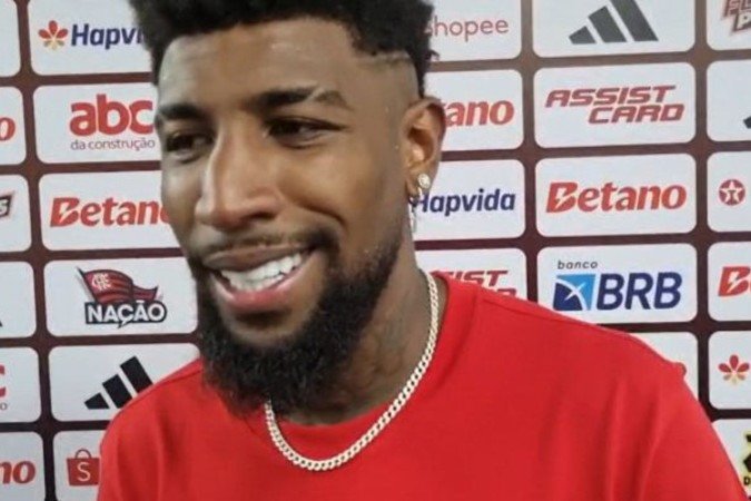 Emerson Royal analisa empate entre Flamengo e Vasco, pelo Brasileirão -  (crédito: Foto: Gilvan de Souza/CRF)