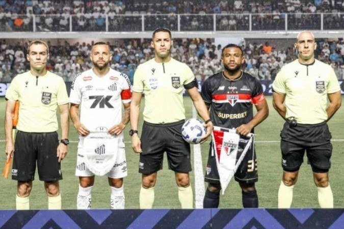 Guilherme foi capitão do Santos no jogo com o São Paulo. E fez o gol que definiu a vitória por 1 a 0 - (crédito: Foto: Rubens Chiri / São Paulo FC) Guilherme foi capitão do Santos no jogo com o São Paulo. E fez o gol que definiu a vitória por 1 a 0 - (crédito: Foto: Rubens Chiri / São Paulo FC)