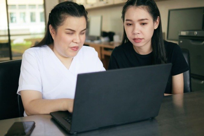 O debate sobre acessibilidade traz contribuições valiosas para tornar o cotidiano mais inclusivo (Imagem: Chansom Pantip | Shutterstock) -  (crédito: EdiCase)