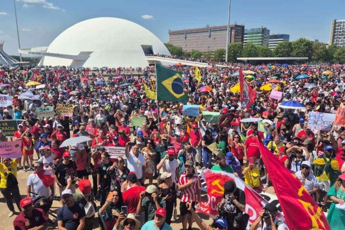 Manifestação no Museu da República contra a PEC da Blindagem - (crédito: Minervino Junior/C.B/D.A/Press) Manifestação no Museu da República contra a PEC da Blindagem - (crédito: Minervino Junior/C.B/D.A/Press)