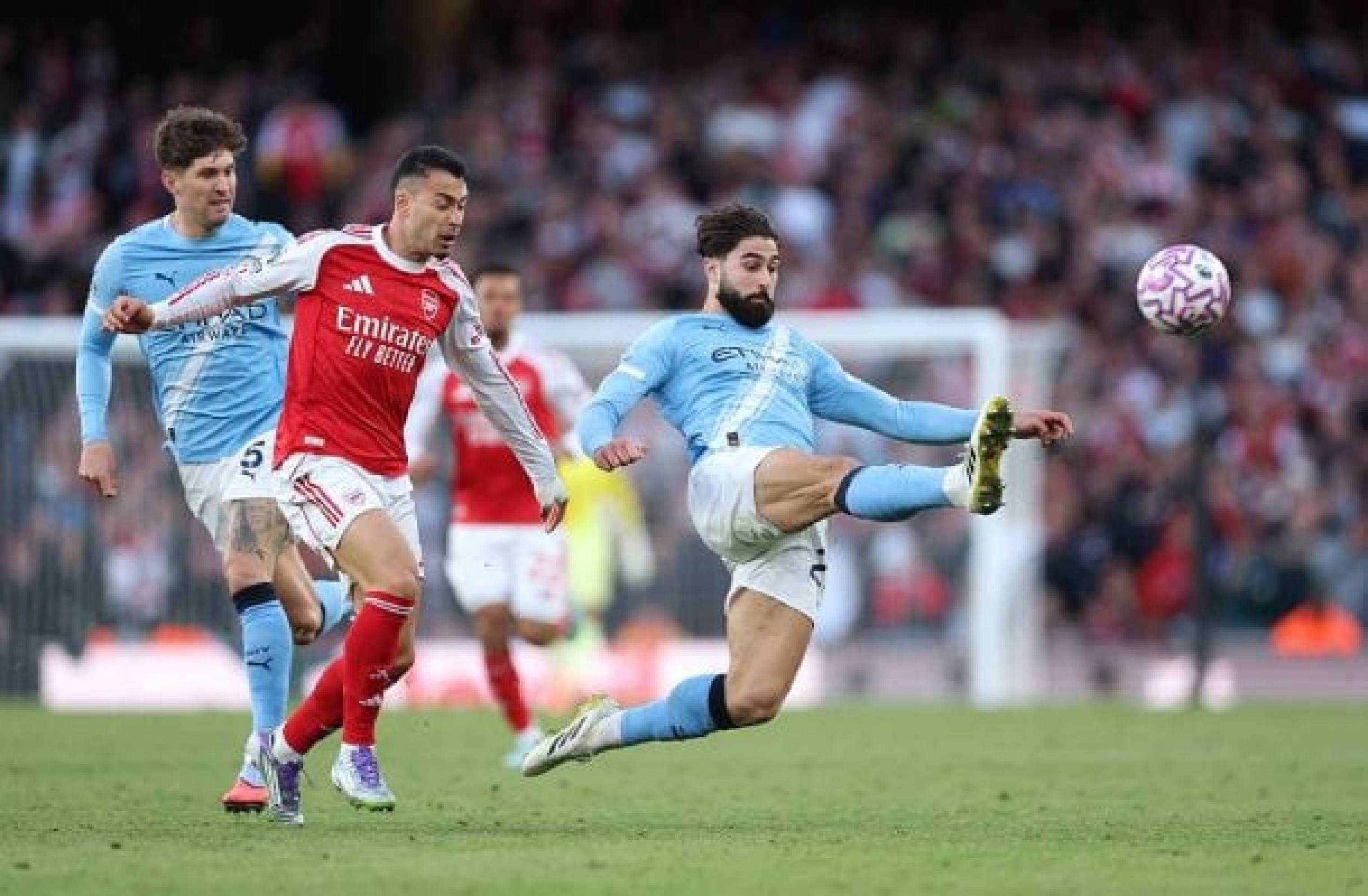 Em jogo movimentado, Arsenal e City empatam pela Premier League