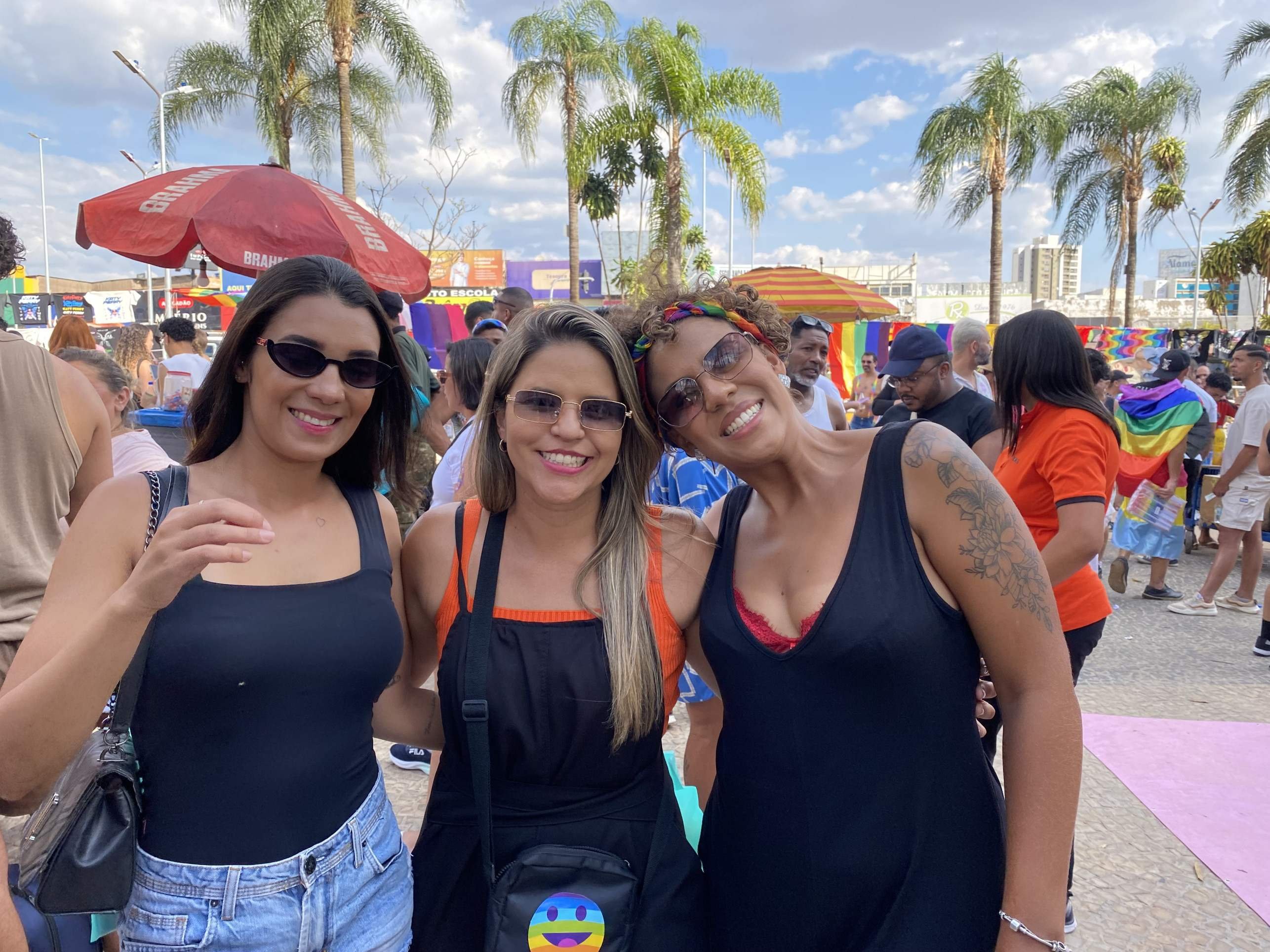  21.09.2025. Maria Eduarda Lavocat CB/DA Press. Parada Gay de Taguatinga. Ana Caroline Queiroz, Aryanne Queiroz, Bruna Menezes