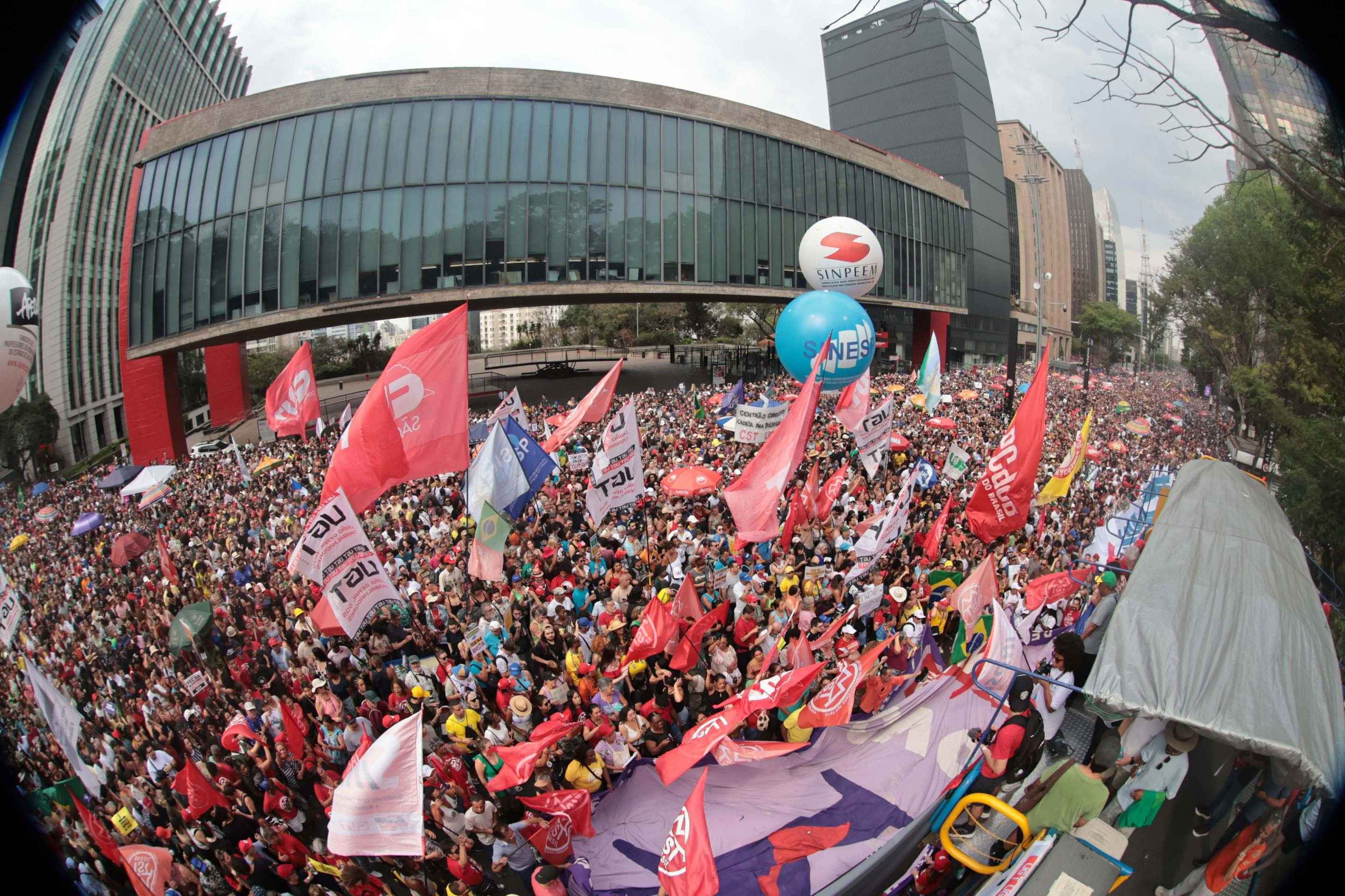 Ruas e redes contra blindagem e anistia